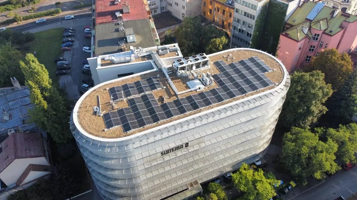 Fotovoltaická elektrárna pro kancelářský komplex společnosti Metrostav